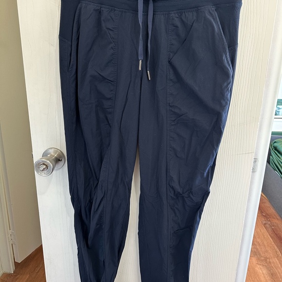 Athletic Pants By Lululemon In Navy, Size: 4 main image 0